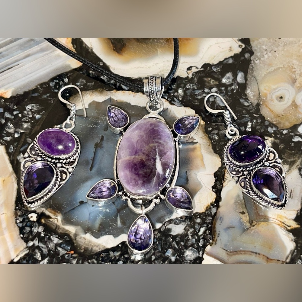 Purple Amethyst & Glass Pendant & Earrings Set - Picture 9 of 16